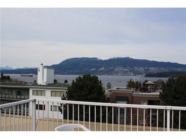 210 2234 W 1st Avenue - Kitsilano Apartment/Condo, 1 Bedroom (V956394)