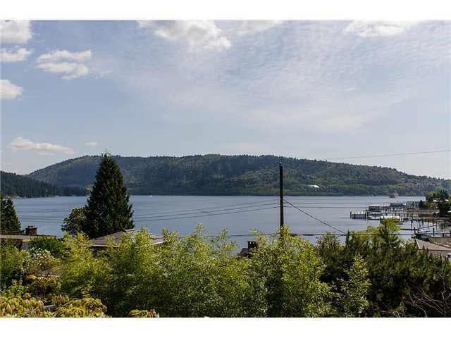 4487 Epps Avenue - Deep Cove House/Single Family, 3 Bedrooms (V1005587)