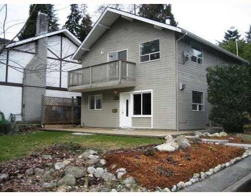 4392 Cliffmont Road - Deep Cove House/Single Family, 3 Bedrooms (V761312)