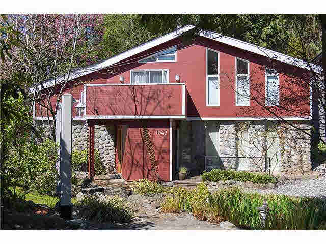 1043 Kinloch Lane - Deep Cove House/Single Family, 2 Bedrooms (V1003682)