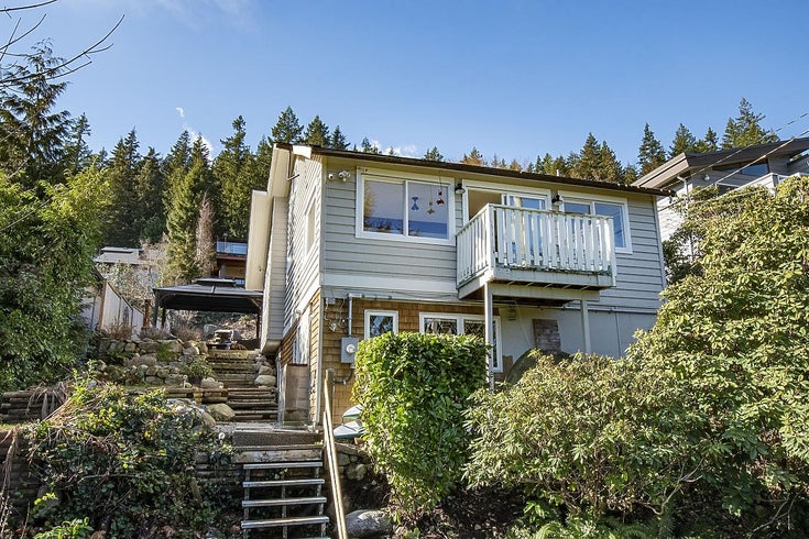 2277 Caledonia Avenue - Deep Cove House/Single Family, 3 Bedrooms (R2656204)