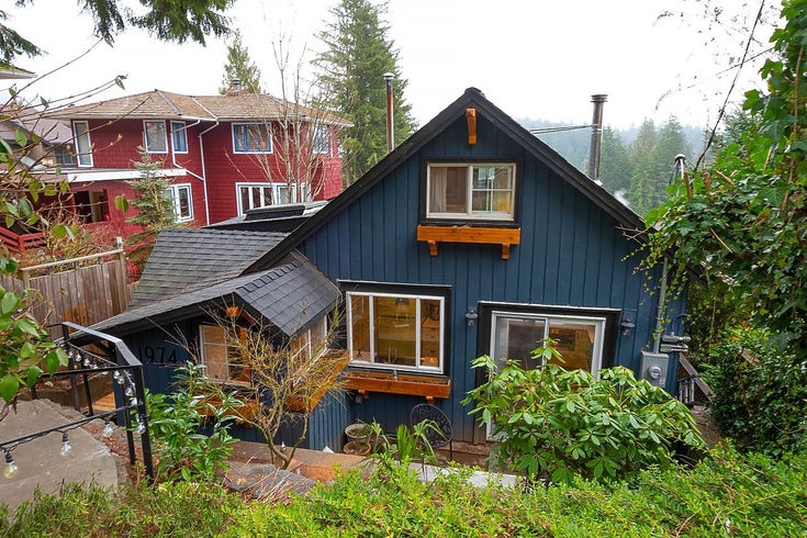 1974 Cliffwood Road - Deep Cove House/Single Family, 4 Bedrooms (R2669671)