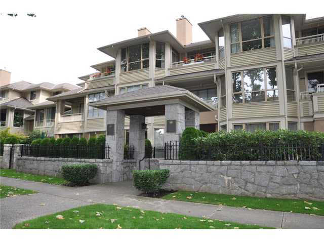 212 3755 W 8th Avenue - Point Grey Apartment/Condo, 2 Bedrooms (V904962)