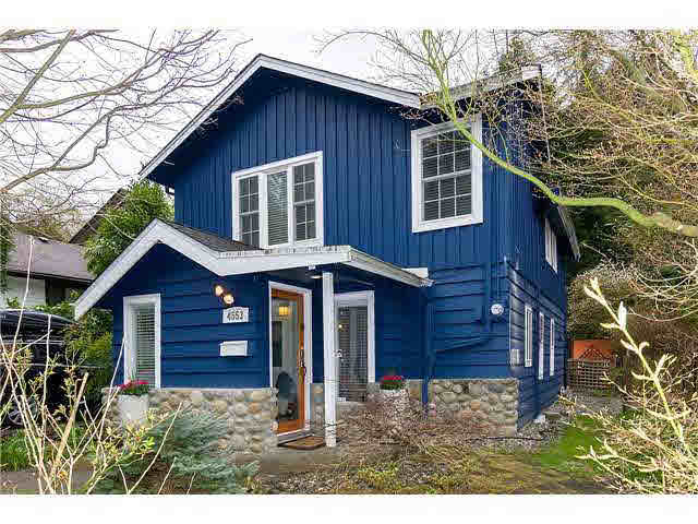 4553 Cove Cliff Road - Deep Cove House/Single Family, 3 Bedrooms (V1055843)