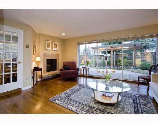 107 3875 W 4th Avenue - Point Grey Apartment/Condo, 2 Bedrooms (V744008)