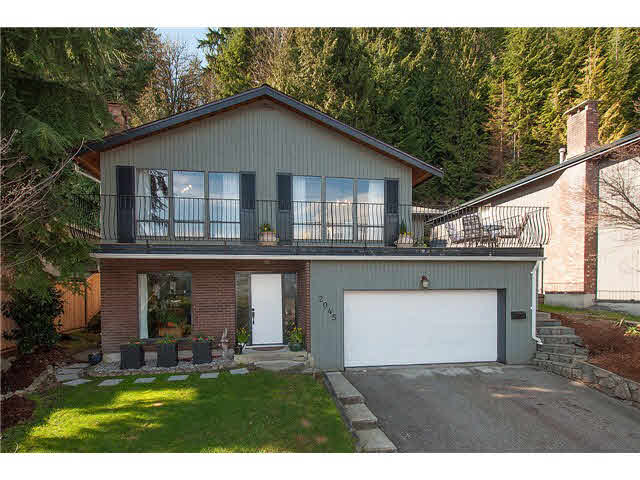 2045 Cliffwood Road - Deep Cove House/Single Family, 5 Bedrooms (V1106333)