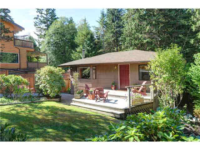 1921 Parkside Lane - Deep Cove House/Single Family, 2 Bedrooms (V970824)