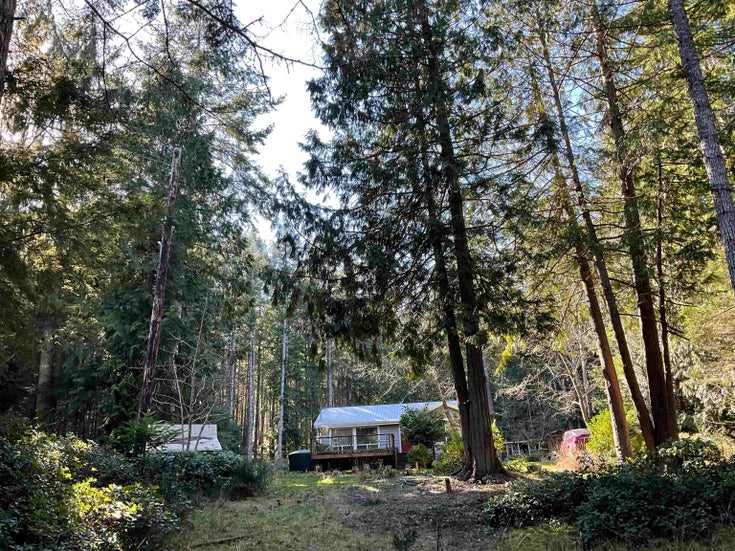 1038 Sturdies Bay Road - Galiano Island House with Acreage, 2 Bedrooms (R2661634)