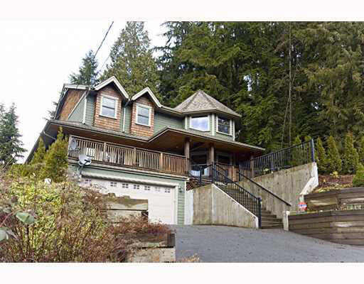 4592 Cove Cliff Road - Deep Cove House/Single Family, 4 Bedrooms (V755356)