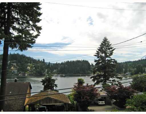 2727 Panorama Drive - Deep Cove House/Single Family, 3 Bedrooms (V775421)