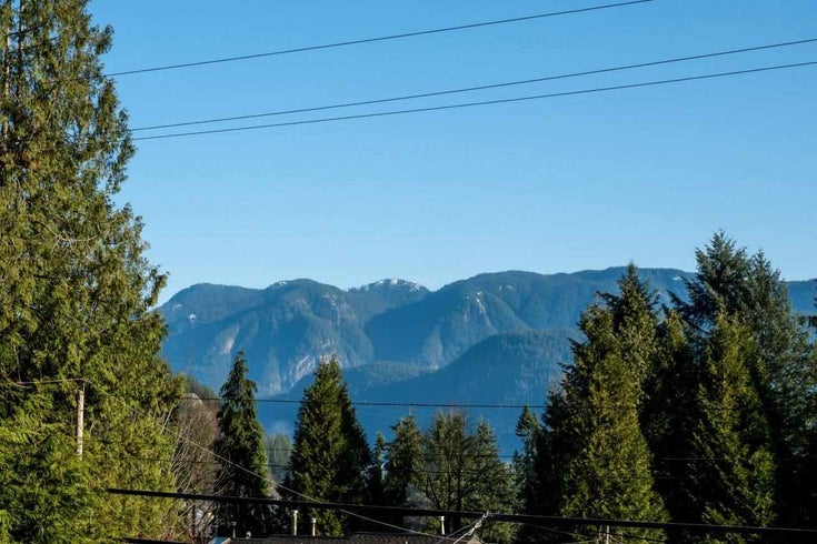 1975 Deep Cove Road - Deep Cove House/Single Family, 4 Bedrooms (R2227581)