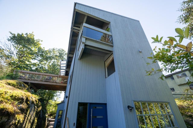 4477 Strathcona Road - Deep Cove Single Family Residence for Sale, 3 Bedrooms (R3041900)
