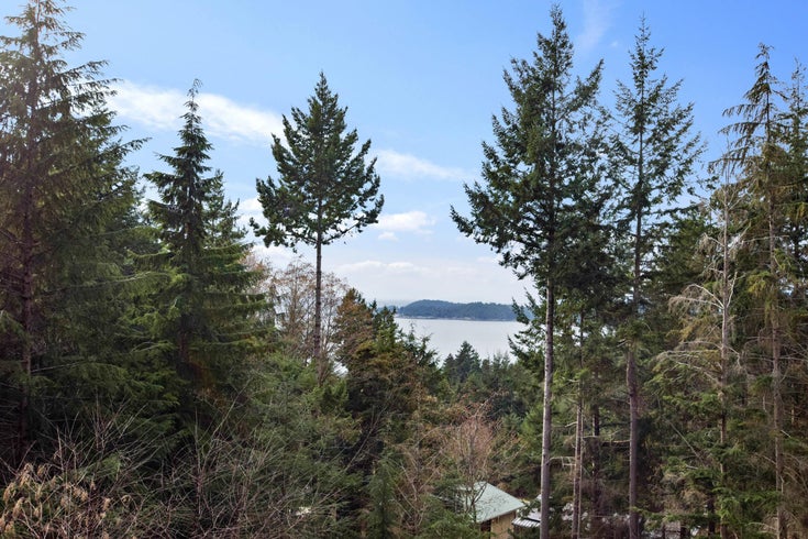 1557 Whitesails Drive - Bowen Island House with Acreage, 3 Bedrooms (R2664203)