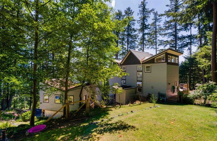 226 Highland Trail - Bowen Island House/Single Family, 2 Bedrooms (R2749576)