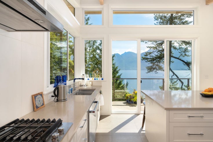 1429 Eagle Cliff Road - Bowen Island House/Single Family, 3 Bedrooms (R2677335)