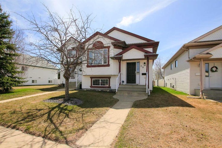 29 Darling Crescent  - Devonshire Semi Detached (Half Duplex) for Sale, 5 Bedrooms (A2215848)