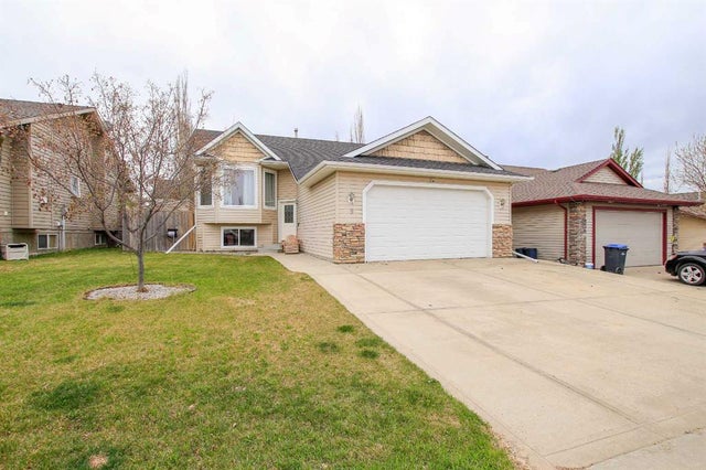 9 Lyon Crescent  - Lakeway Landing Detached for Sale, 4 Bedrooms (A2219326)