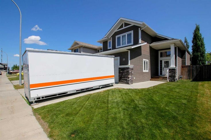 25 Sutherland Close  - Sunnybrook South Detached for Sale, 3 Bedrooms (A2231689)