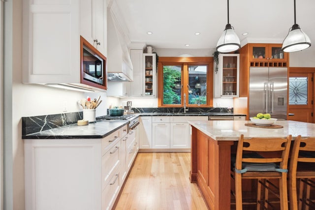 346 E 5th Street - Lower Lonsdale Half Duplex for Sale, 6 Bedrooms (R3042596)