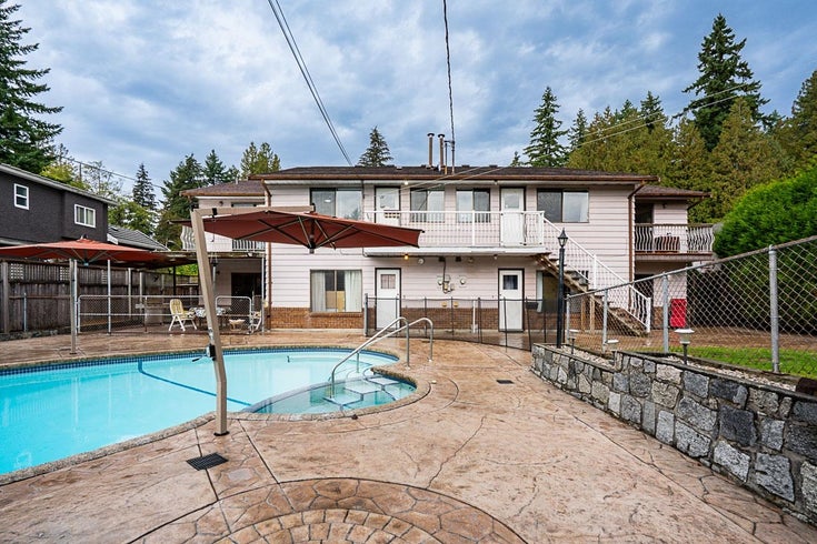 8076 19th Avenue - East Burnaby Duplex for Sale, 10 Bedrooms (R3057582)