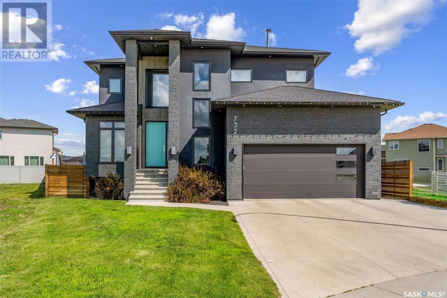 732 32nd STREET W - Prince Albert House for Sale, 5 Bedrooms (SK011636)