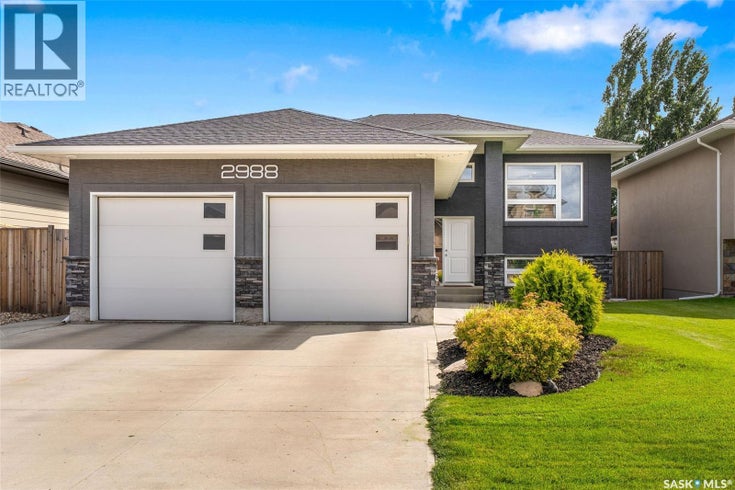 2988 Lakeview DRIVE - Prince Albert House for Sale, 5 Bedrooms (SK016522)