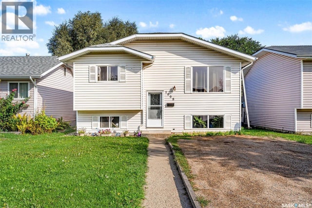 1008 2nd STREET E - Prince Albert House for Sale, 5 Bedrooms (SK018522)