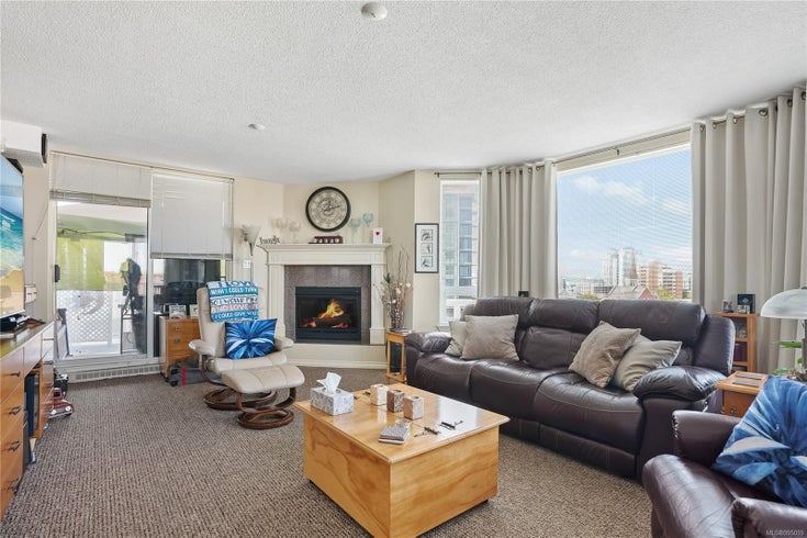 501 - 1015 Pandora Ave - Vi Downtown Condo Apartment for Sale, 2 Bedrooms (995059)
