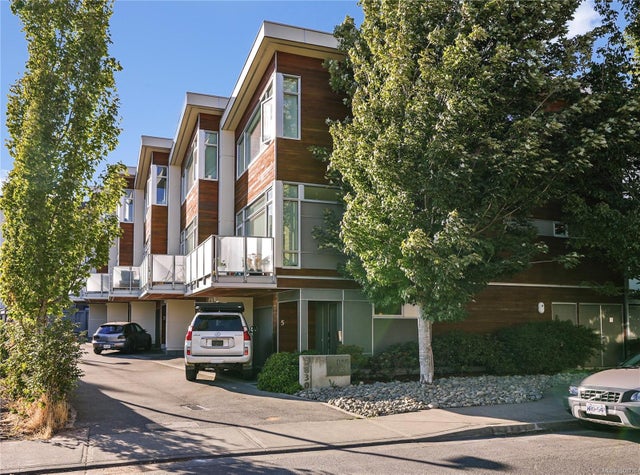 1 - 2830 Irma St - Vi Burnside Townhouse for Sale, 3 Bedrooms (1008338)