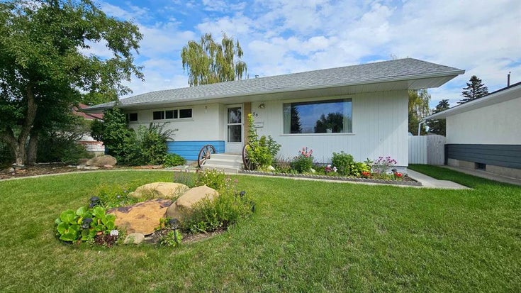56 Winslow Crescent SW - Westgate Detached for Sale, 4 Bedrooms (A2242643)