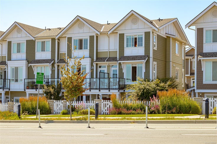 141 - 3501 Dunlin St - Co Royal Bay Townhouse for Sale, 3 Bedrooms (1008020)