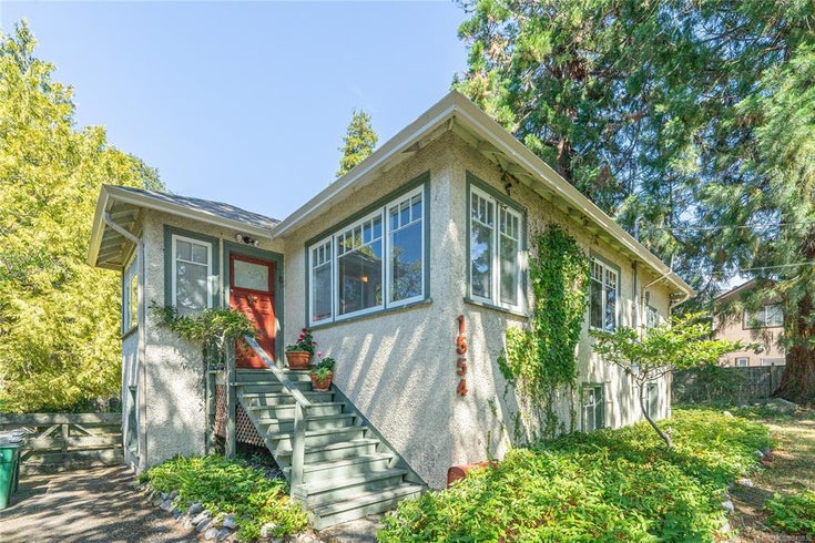 1554 Ash Rd - SE Gordon Head Single Family Residence, 3 Bedrooms (945938)