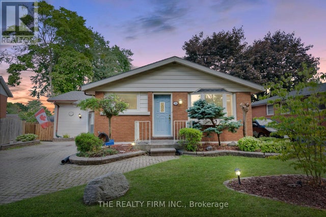 23 TOULON CRESCENT - London East (east I) House for Sale, 4 Bedrooms (X12377898)