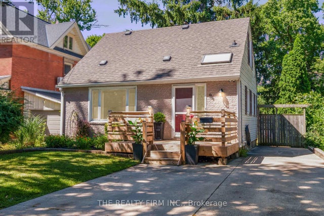 94 MONTAGUE PLACE - London East (east N) House for Sale, 2 Bedrooms (X12388726)