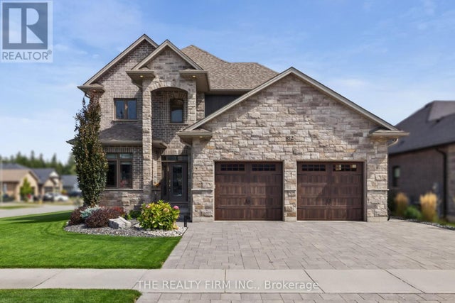 82 ASHBY CRESCENT - Strathroy Caradoc (sw) House for Sale, 4 Bedrooms (X12404647)