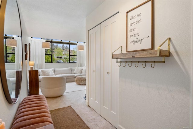 582A - 4678 Elk Lake Dr - SW Royal Oak Condo Apartment for Sale, 1 Bedroom (996538)