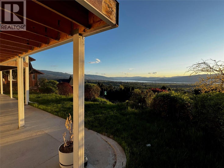 1270 Toovey Road - Kelowna House for Sale, 4 Bedrooms (10352247)