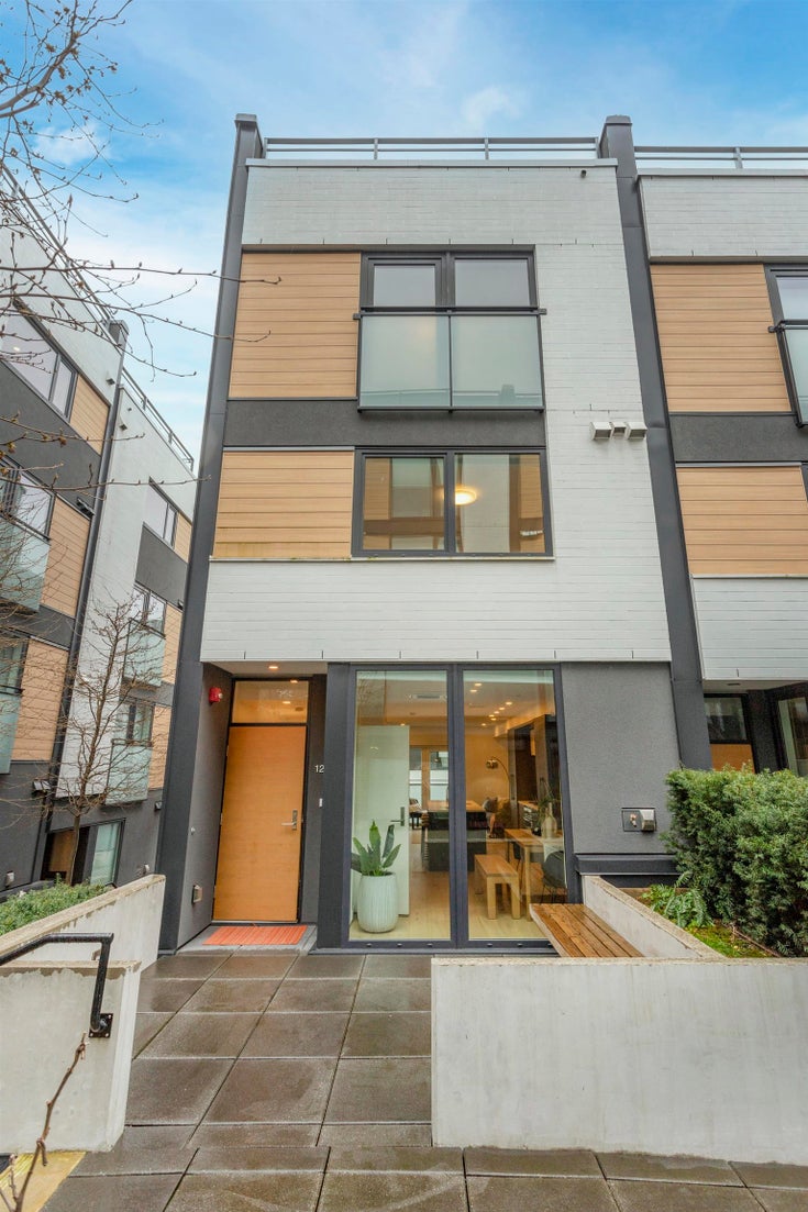 121 - 649 E 3rd Street - Lower Lonsdale Townhouse for Sale, 4 Bedrooms (R3015534)