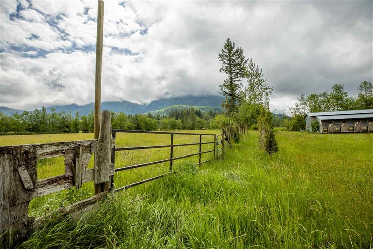 570 Columbia Valley Road - Columbia Valley House with Acreage, 5 Bedrooms (R2457028)