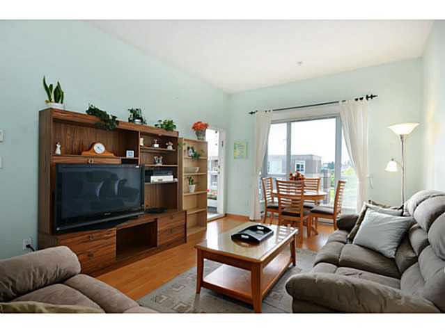 404 3488 Vanness Avenue - Collingwood VE Apartment/Condo(V1041620)