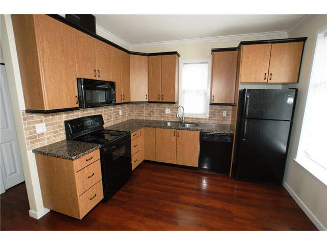 8 12585 72nd Avenue - West Newton TWNHS, 3 Bedrooms (F1322403)