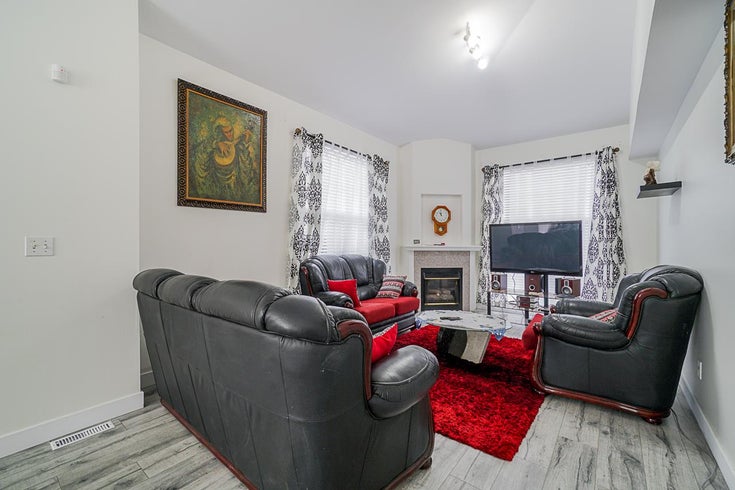 701 9118 149 Street - Bear Creek Green Timbers TWNHS, 4 Bedrooms (R2412930)