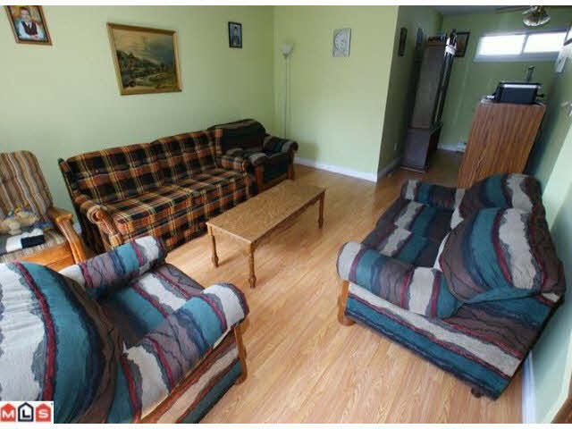 66 8555 King George Boulevard - Queen Mary Park Surrey TWNHS, 3 Bedrooms (F1117051)