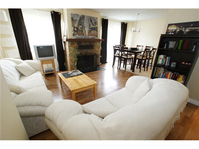 206 7139 133a Street - West Newton TWNHS, 3 Bedrooms (F1412798)