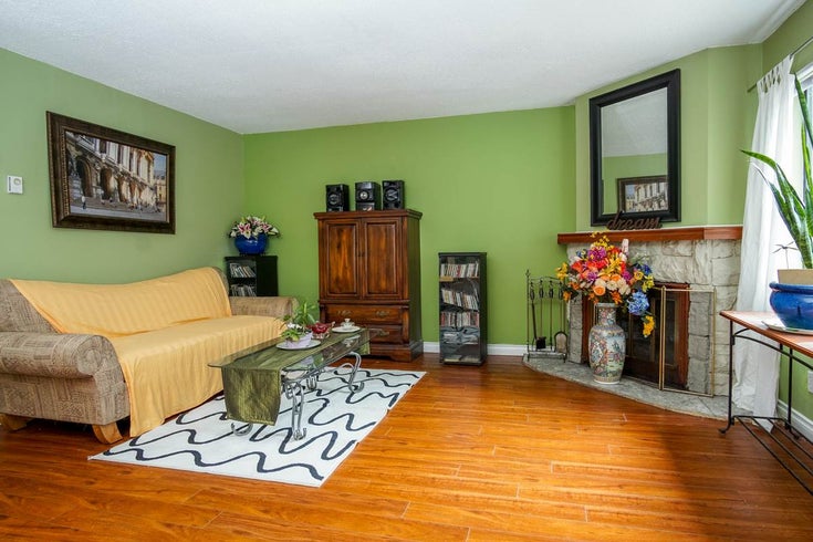 104 13275 70b Avenue - West Newton TWNHS, 3 Bedrooms (R2185964)