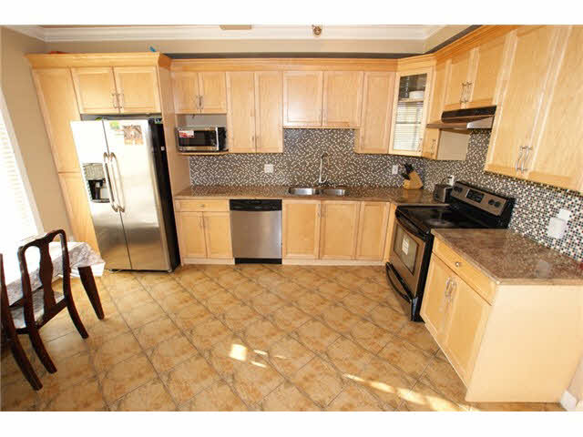 3 7156 144th Street - East Newton TWNHS, 3 Bedrooms (F1429368)