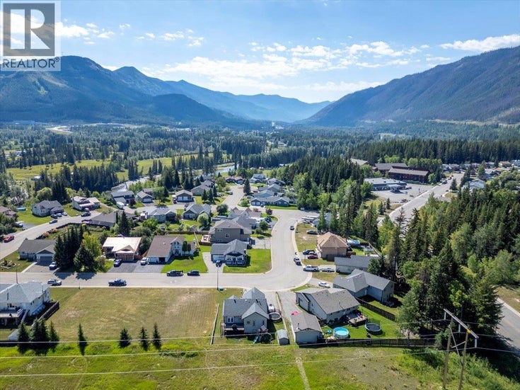 1213 Valley View Drive - Sparwood House for Sale, 5 Bedrooms (10359799)