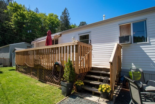 18 - 3942 Columbia Valley Road - Cultus Lake East Manufactured Home for Sale, 2 Bedrooms (R2999582)