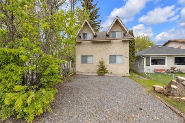 3912 50 Avenue  - Cottage Area Detached for Sale, 2 Bedrooms (A2218108)