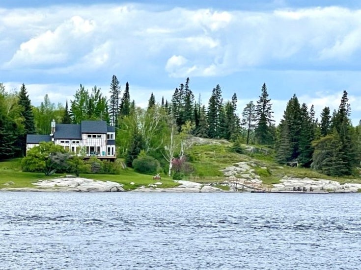 61 Peterson Drive - Kenora House